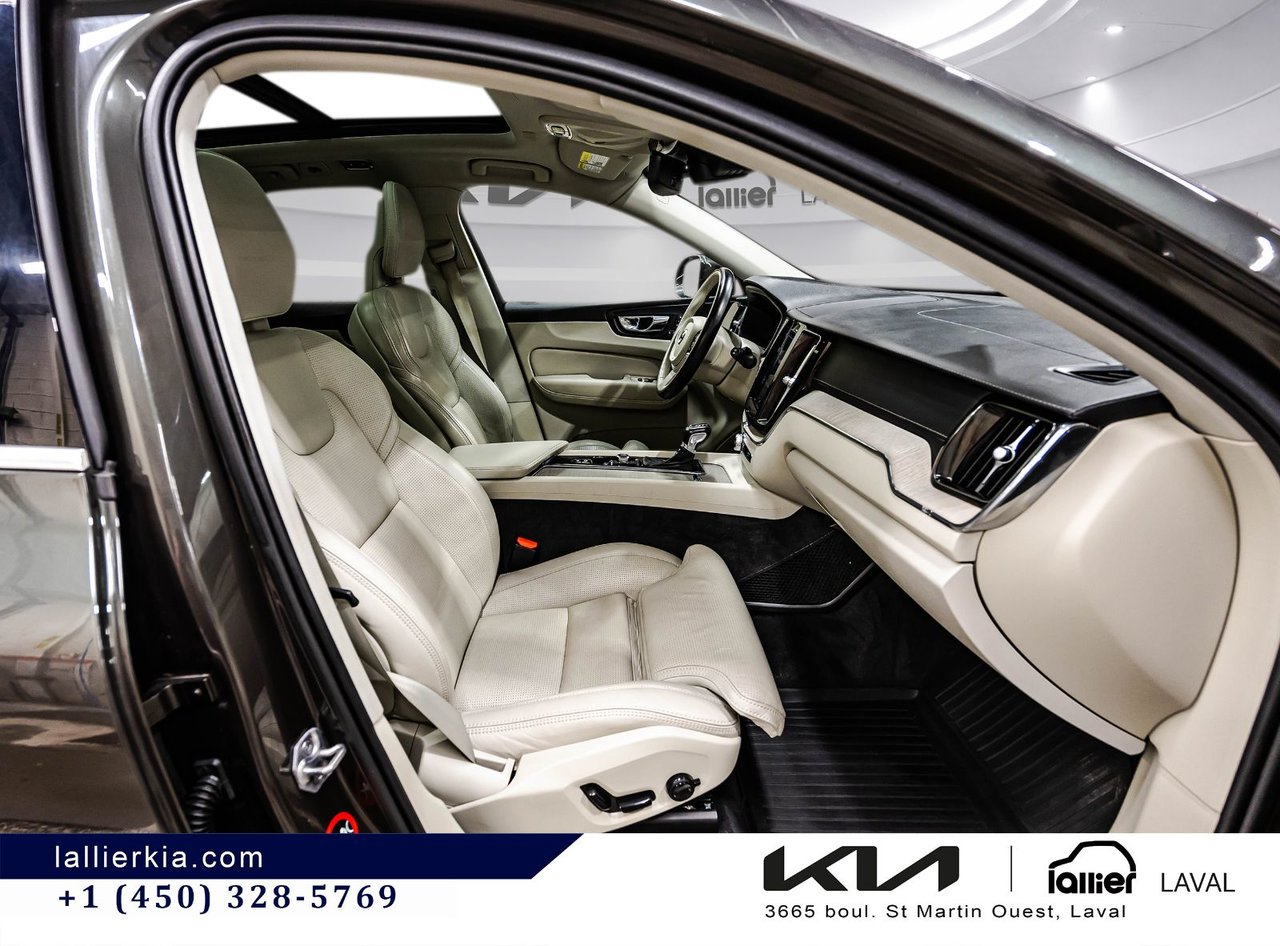 2018 Volvo XC60 - Image 16
