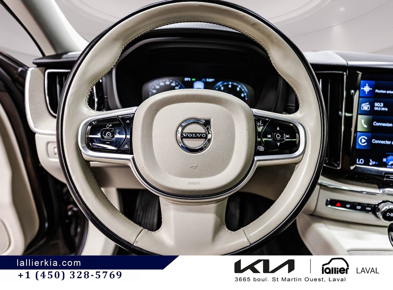 2018 Volvo XC60 - Image 20