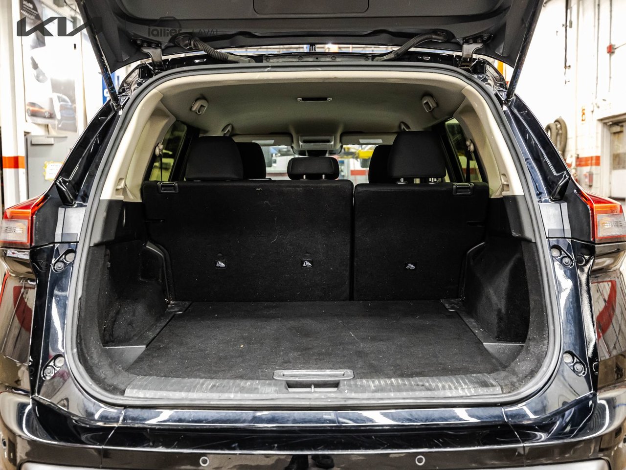 2024 Nissan Rogue - Image 7