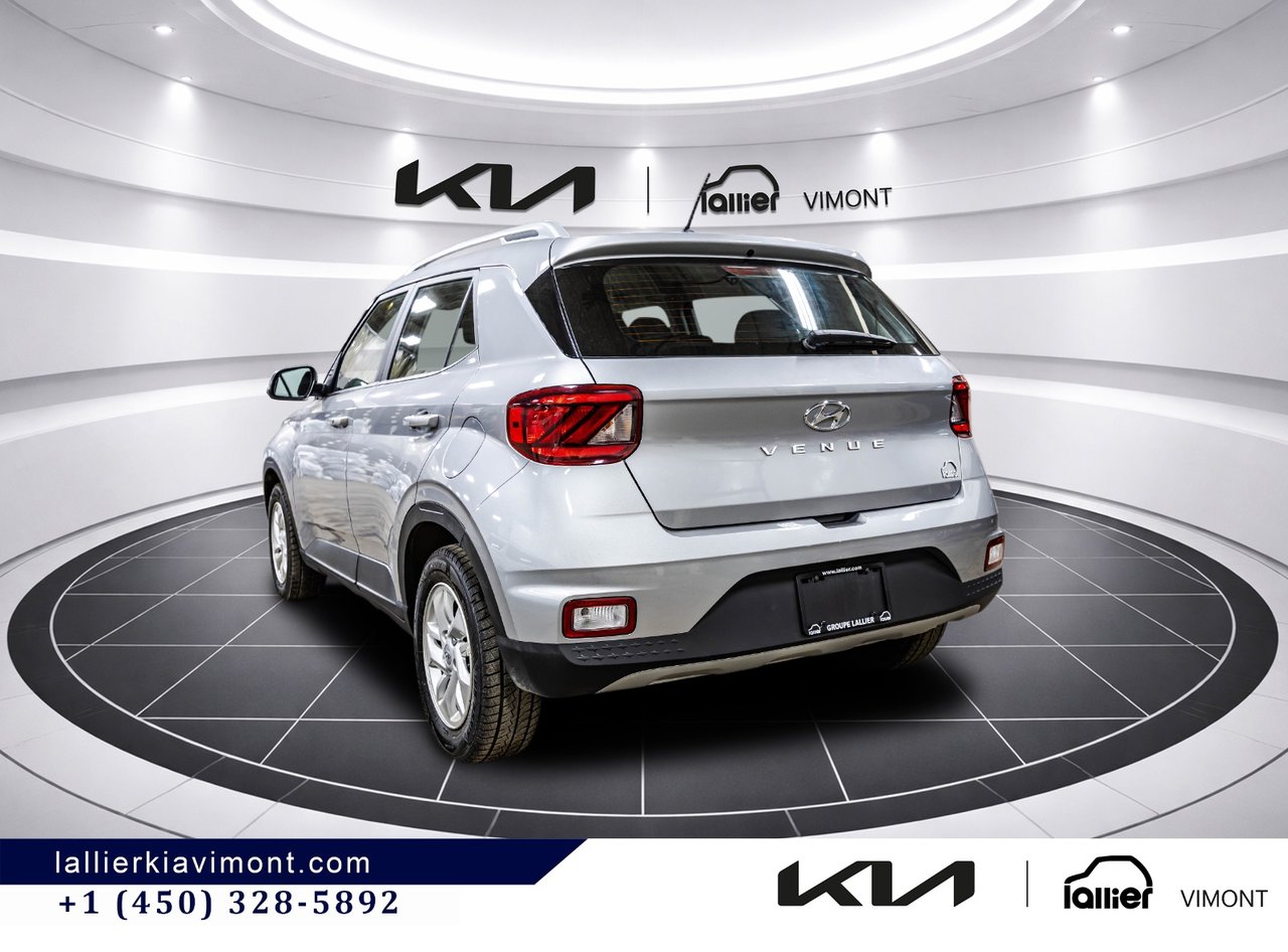 2025 Hyundai Venue - Image 13