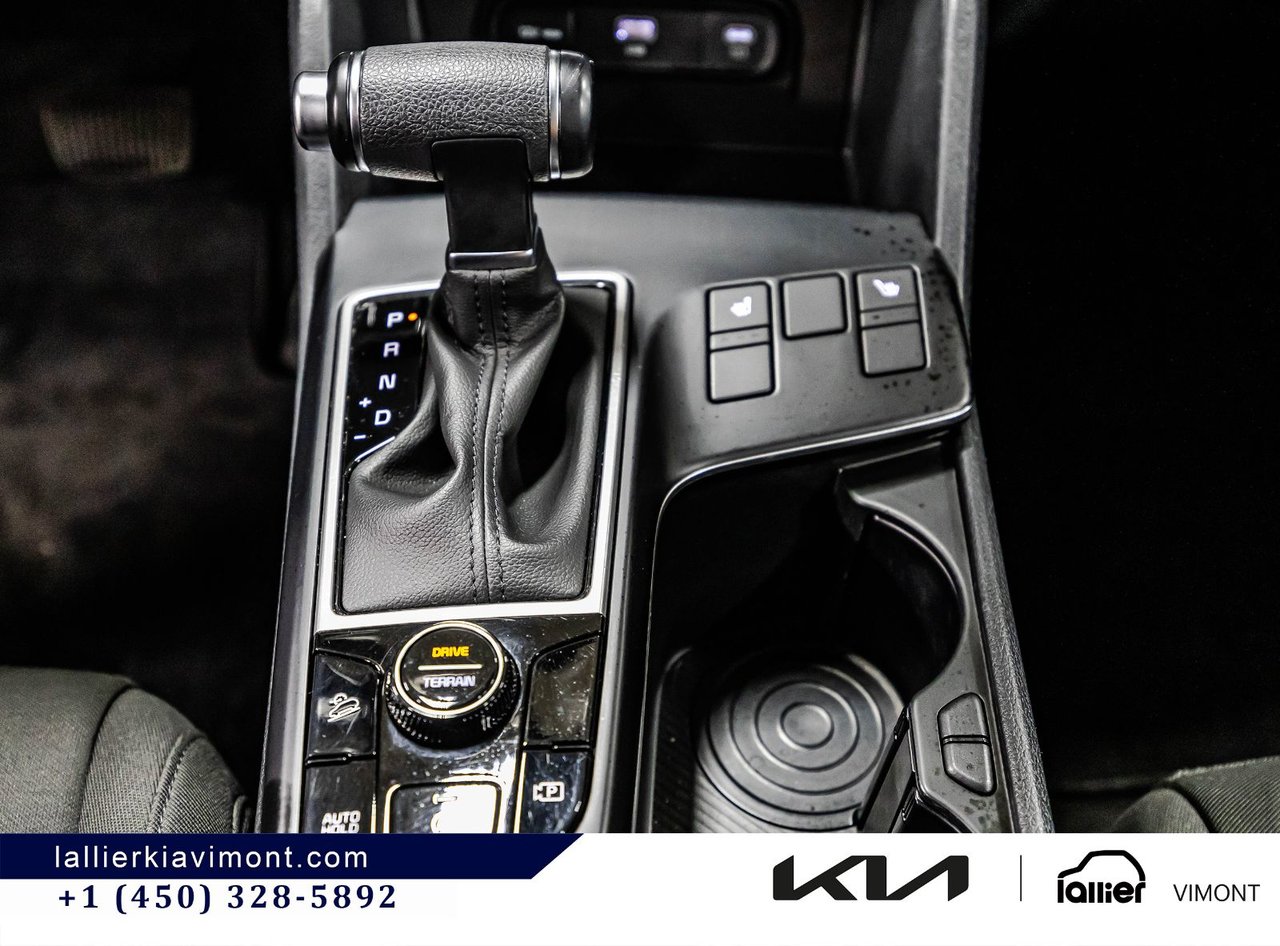 2025 Kia Sportage - Image 22
