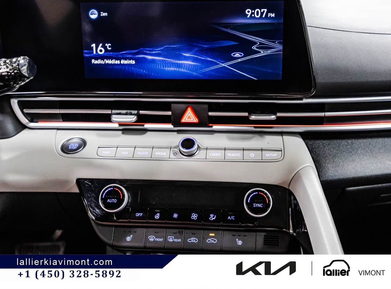 2022 Hyundai Elantra - Image 13