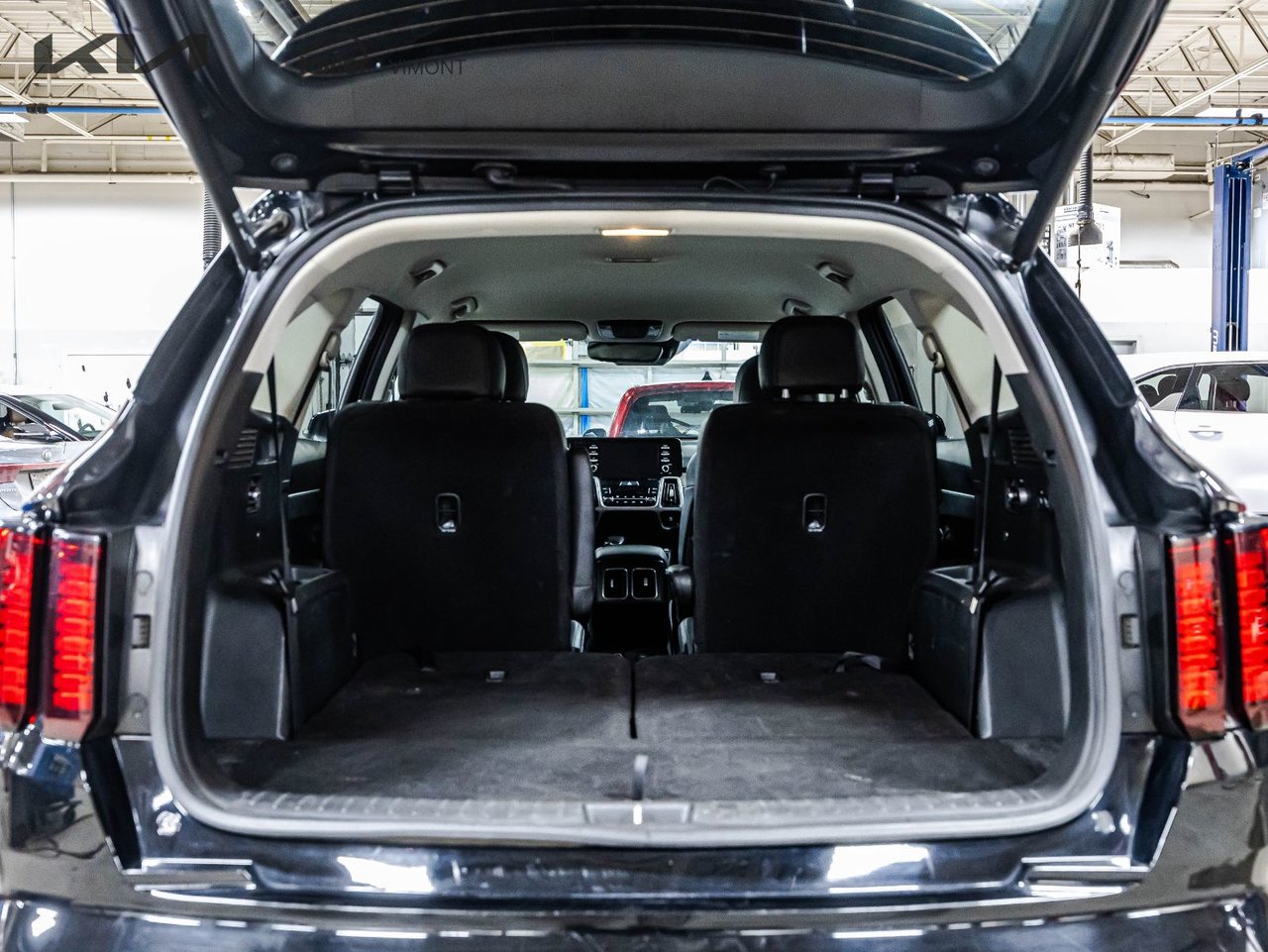 2023 Kia Sorento - Image 17