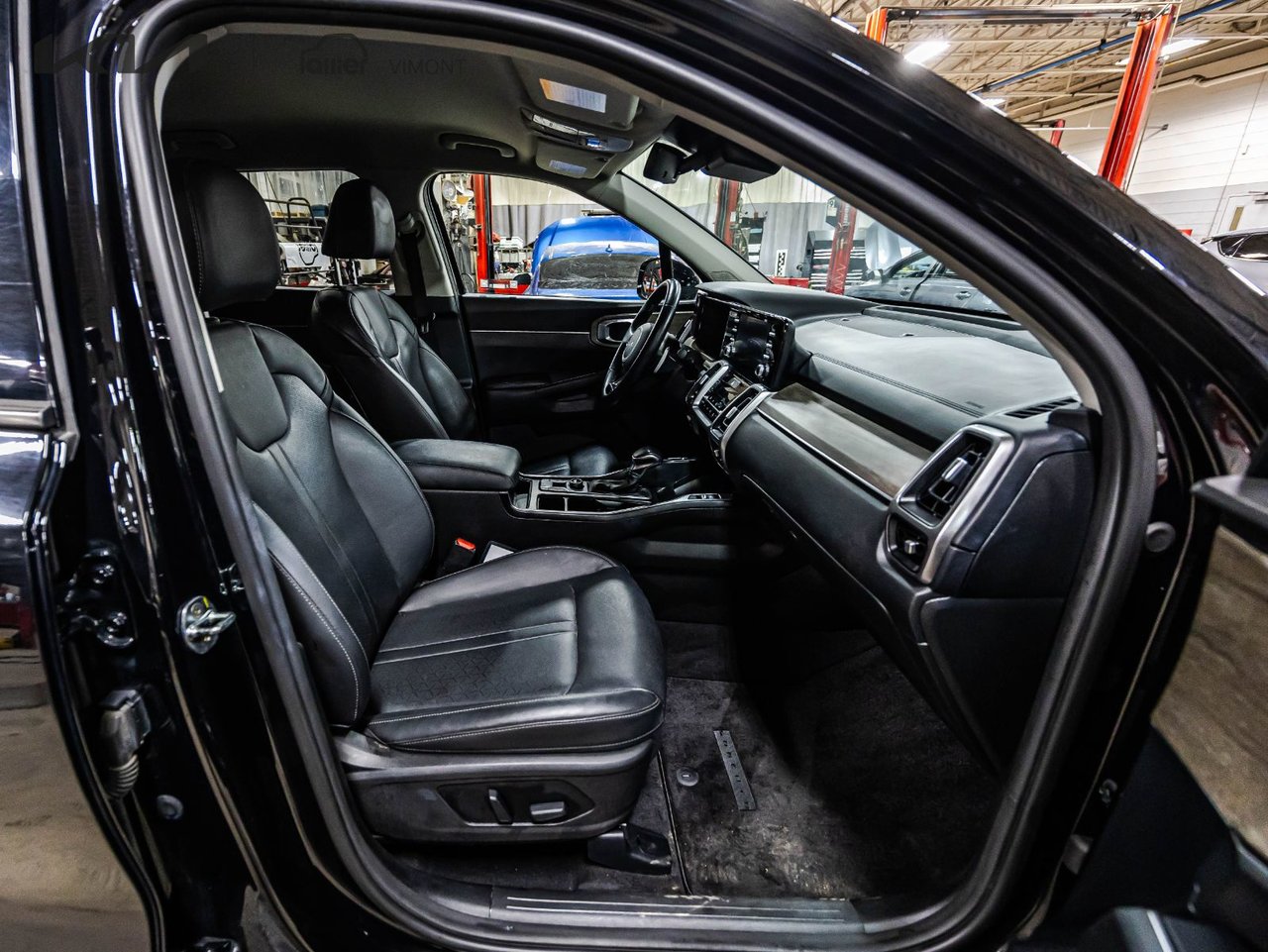 2023 Kia Sorento - Image 19