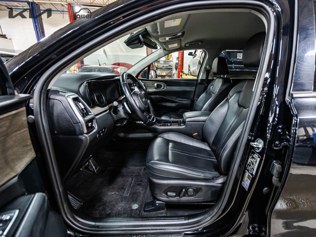 2023 Kia Sorento - Image 20