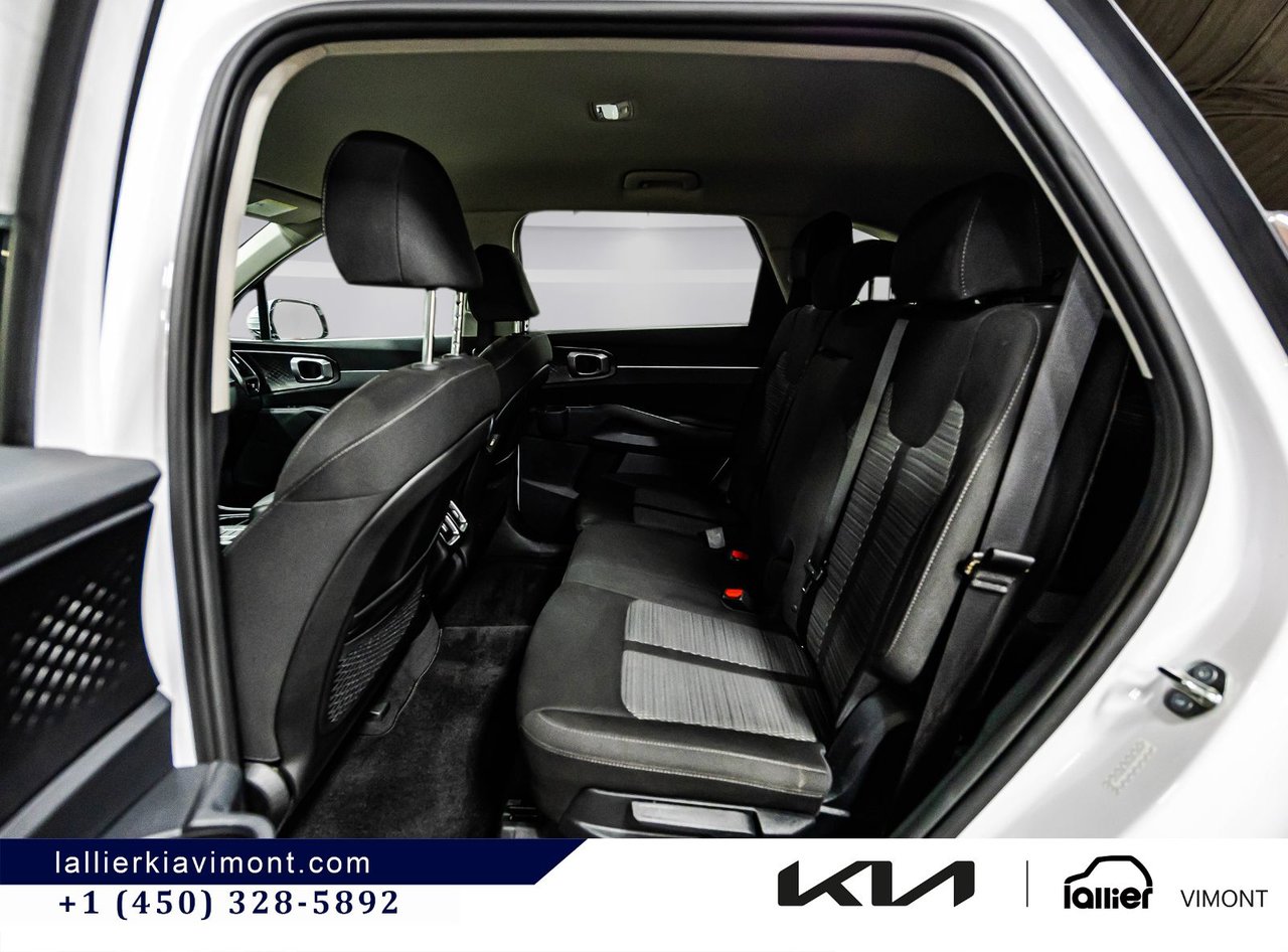 2023 Kia Sorento - Image 10