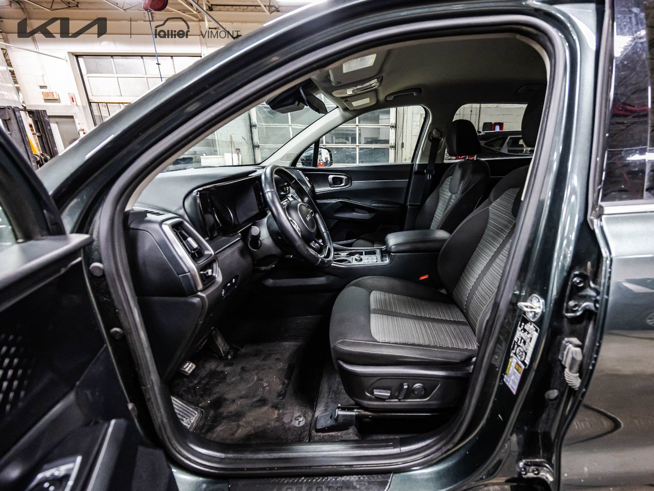 2023 Kia Sorento - Image 9