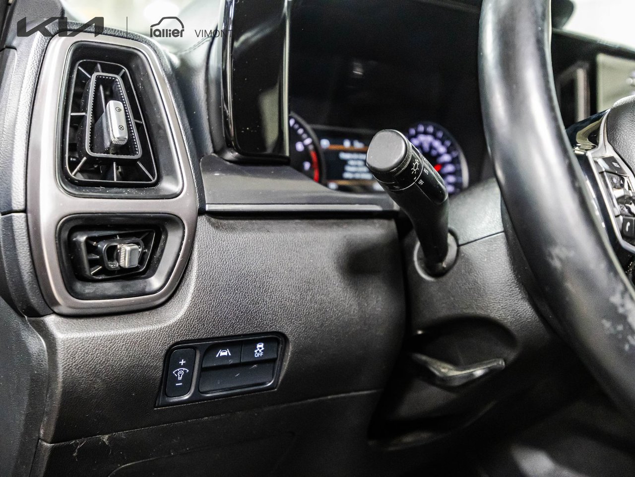 2023 Kia Sorento - Image 23