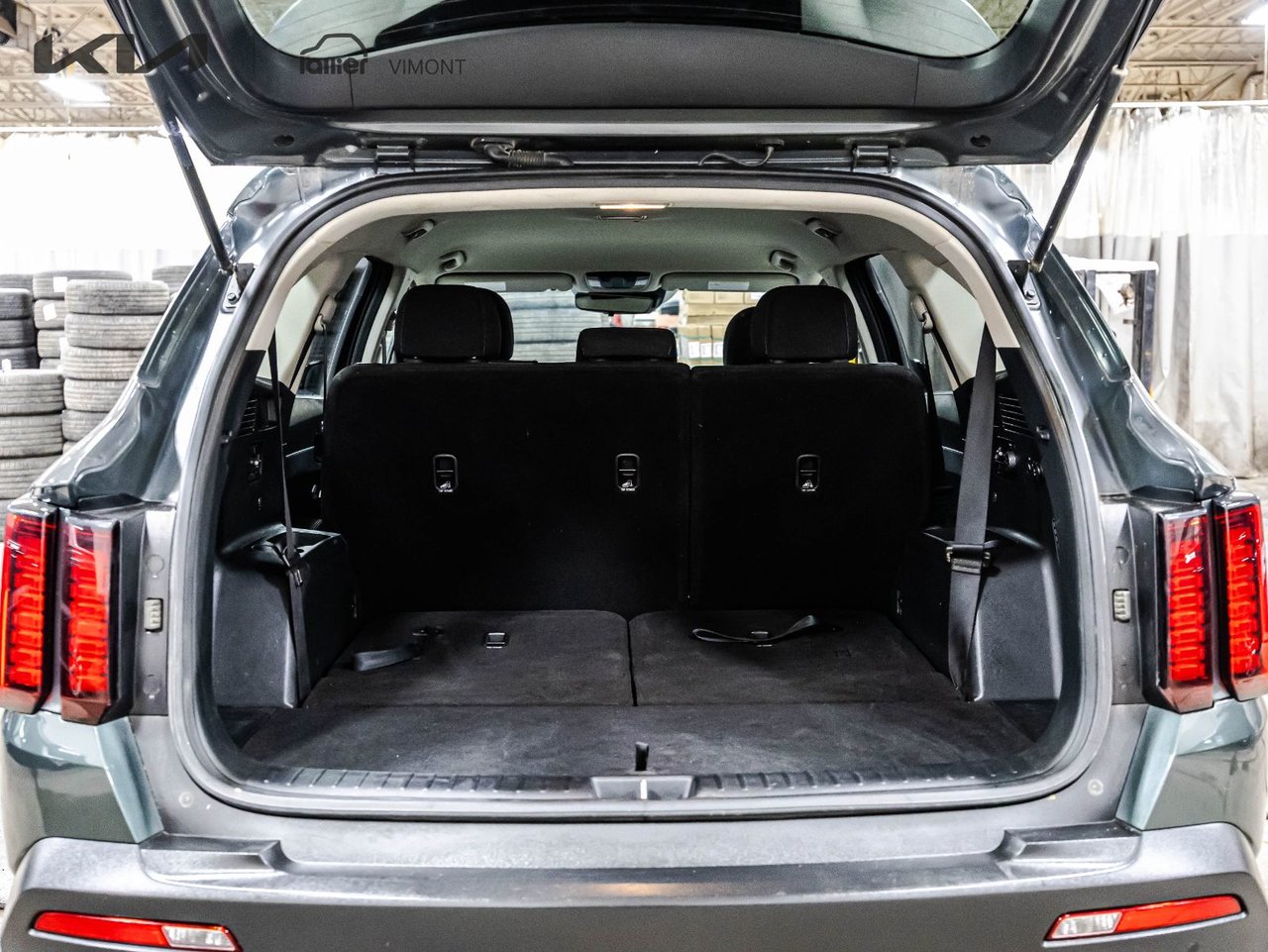 2023 Kia Sorento - Image 24