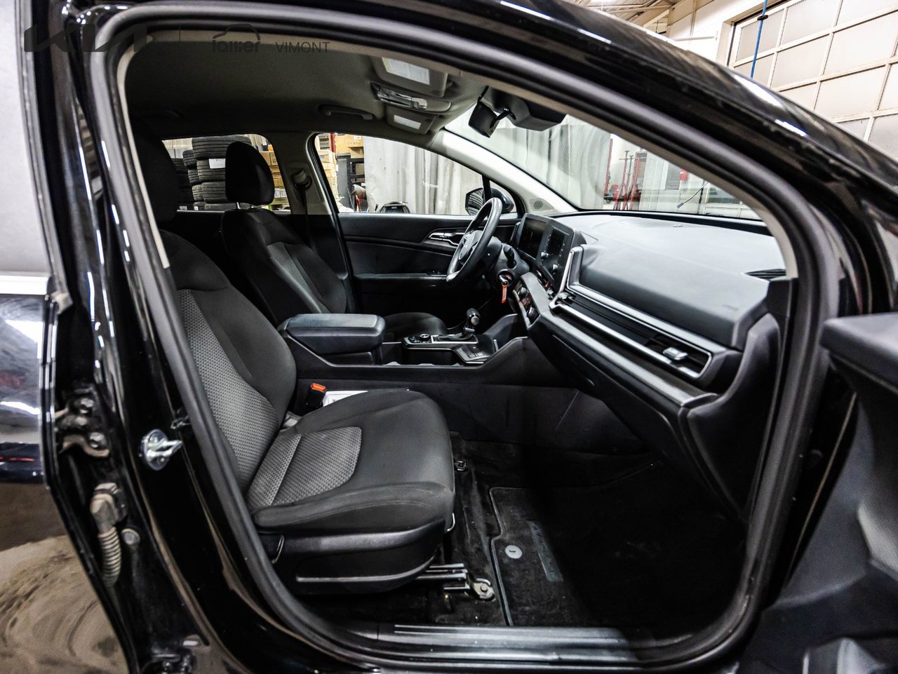 2023 Kia Sportage - Image 11