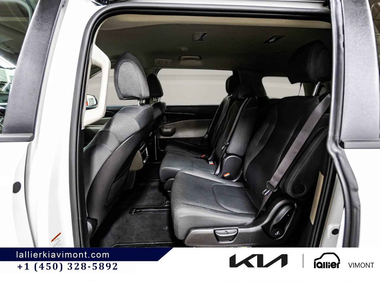 2025 Kia Carnival - Image 10