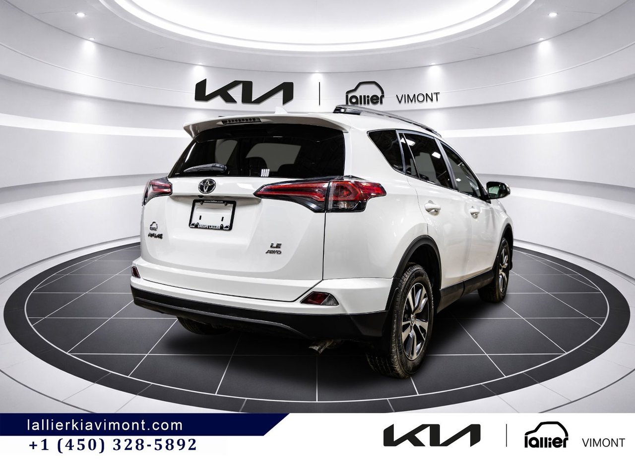 2018 Toyota RAV4 - Image 15