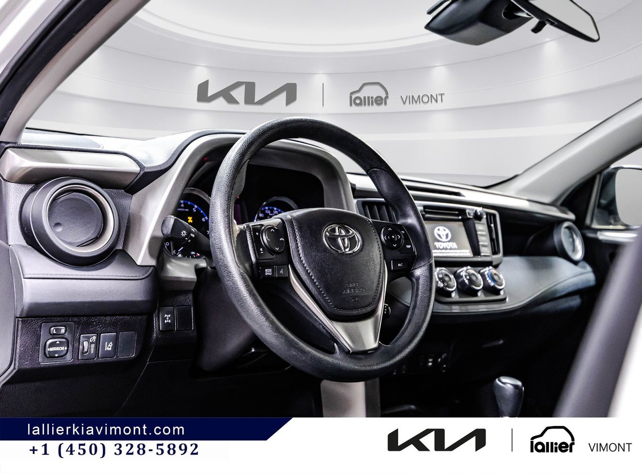 2018 Toyota RAV4 - Image 19