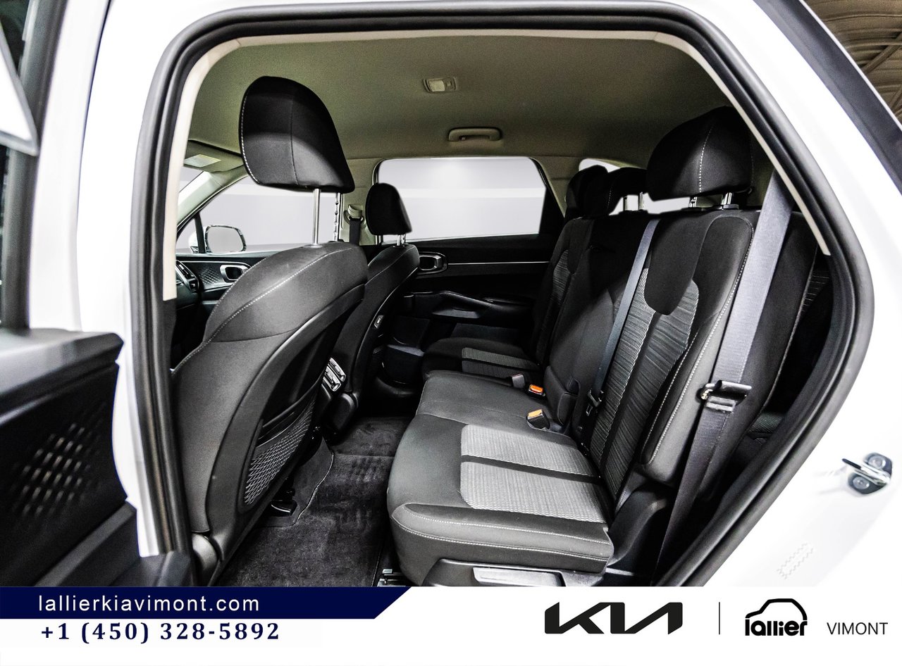2023 Kia Sorento - Image 10