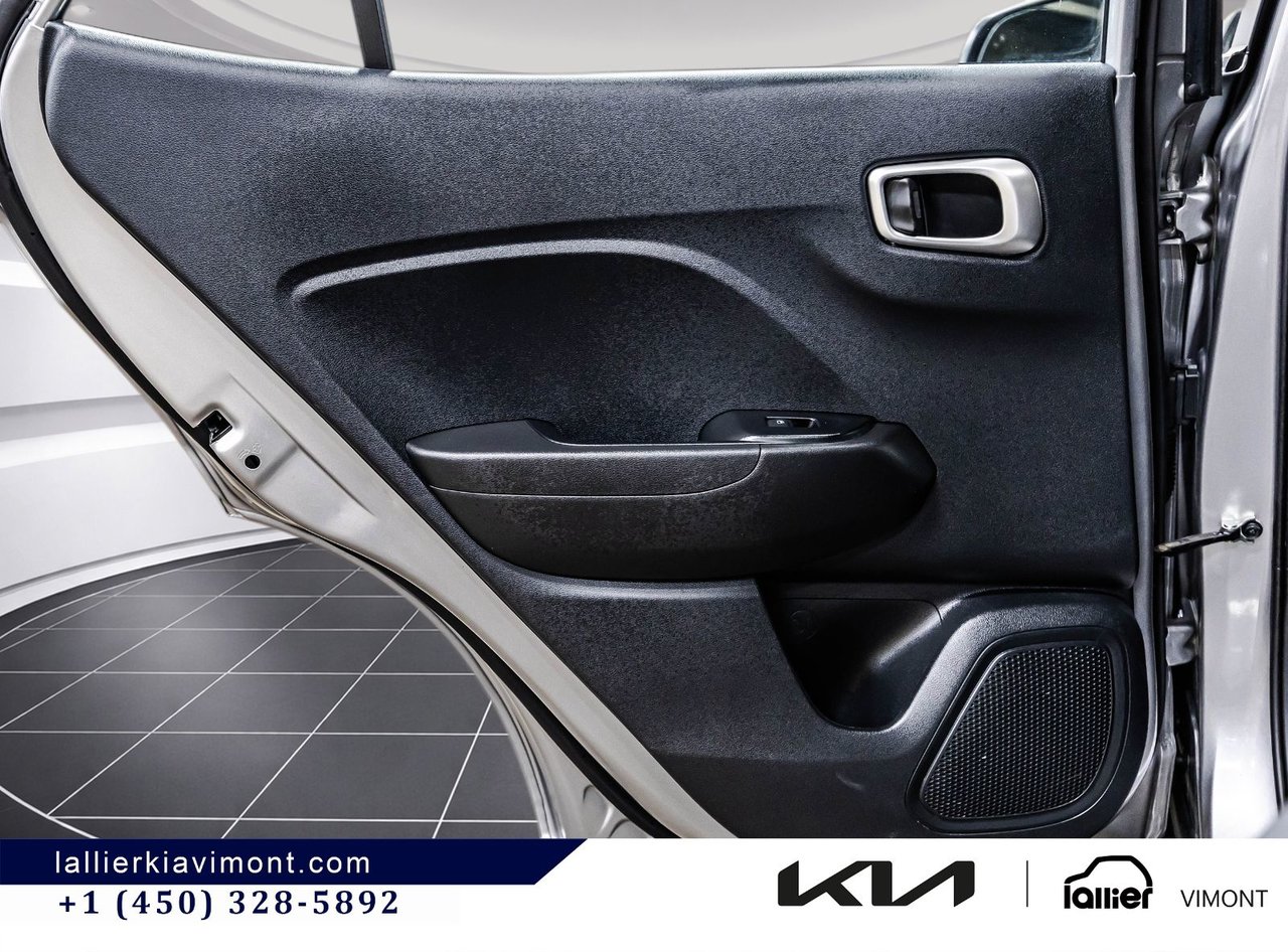 2023 Hyundai Venue - Image 13