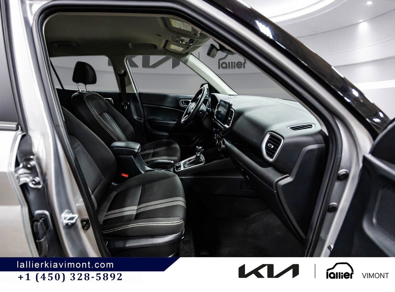 2023 Hyundai Venue - Image 18