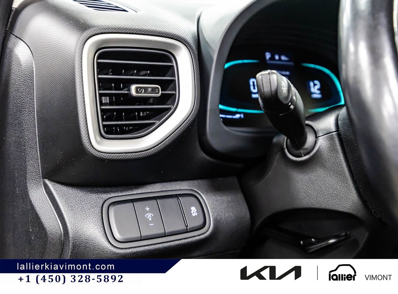 2023 Hyundai Venue - Image 21