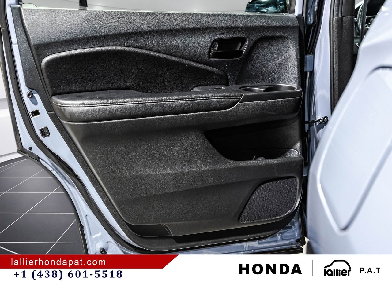 2022 Honda Passport - Image 13