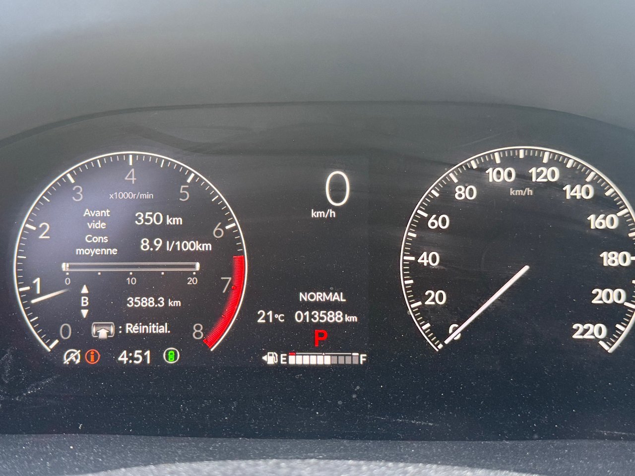 2025 Honda CR-V - Image 2