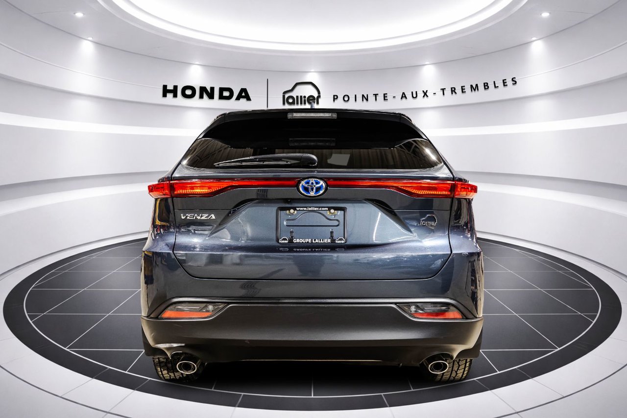 2024 Toyota Venza - Image 6