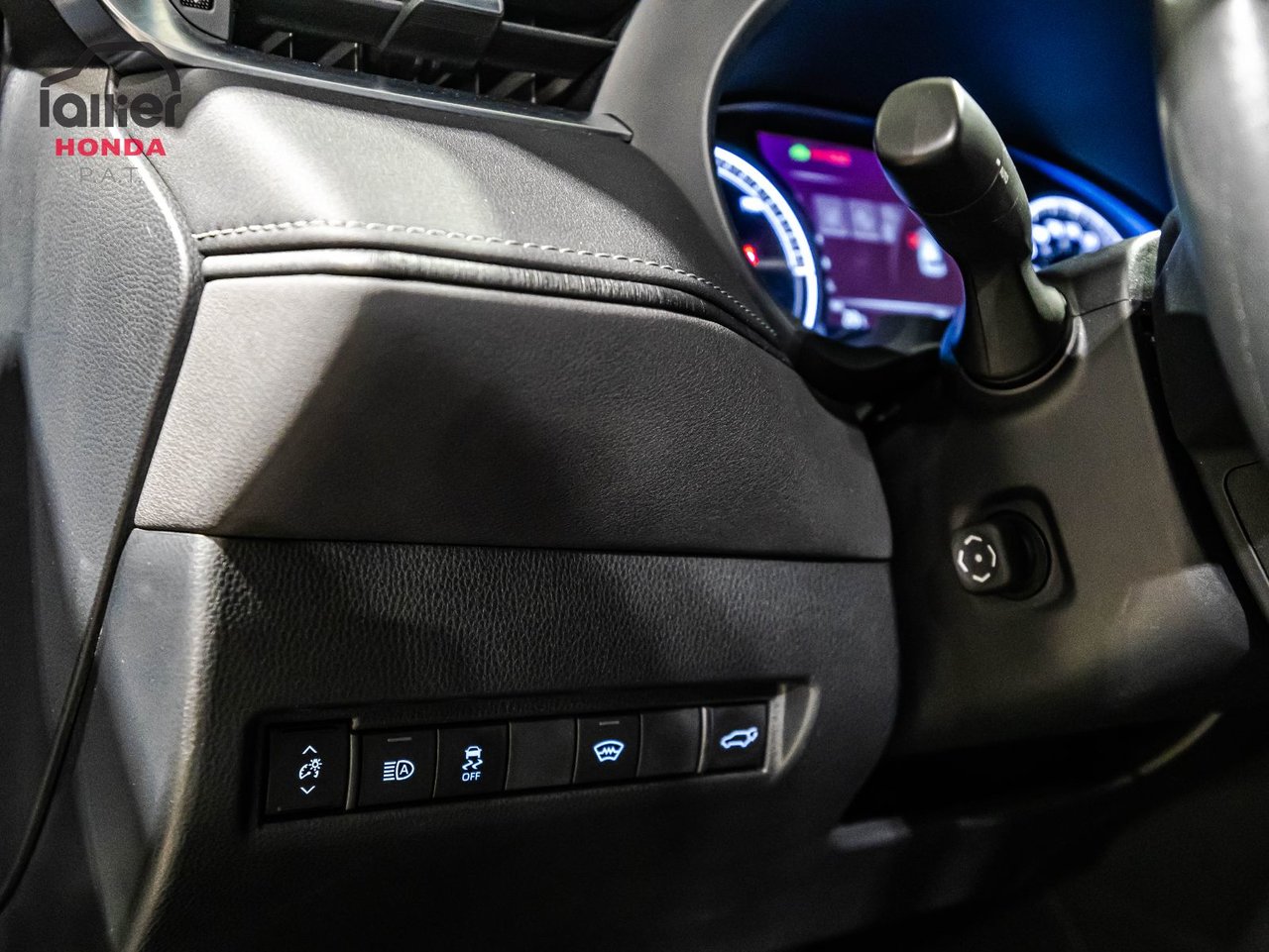 2024 Toyota Venza - Image 21