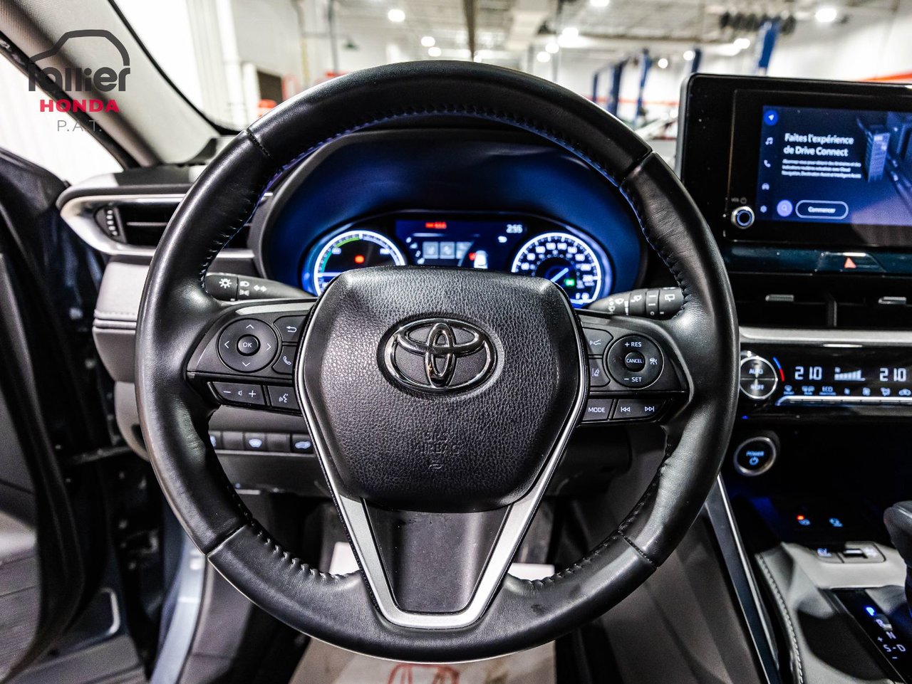 2024 Toyota Venza - Image 22