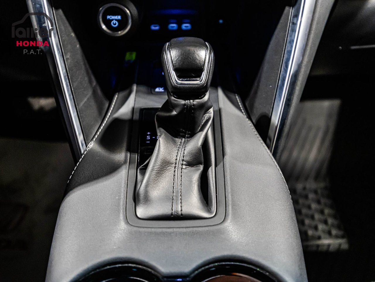 2024 Toyota Venza - Image 25