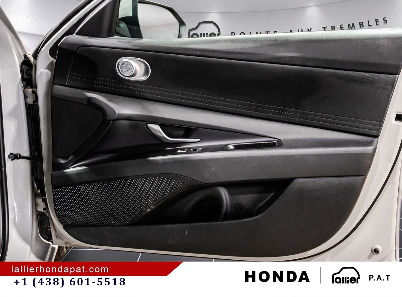 2025 Hyundai Elantra - Image 16
