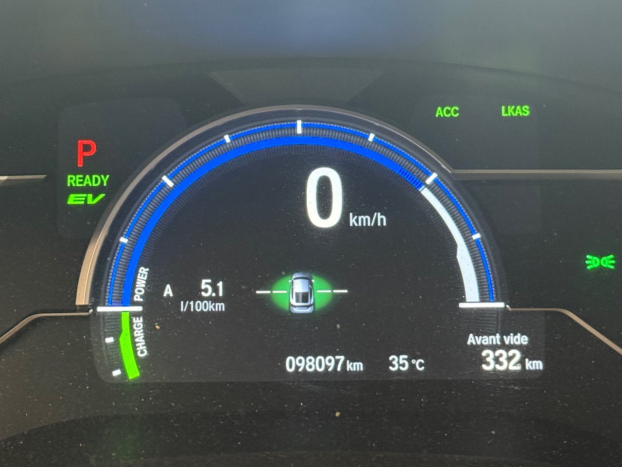 2018 Honda Clarity Plug-In Hybrid - Image 2