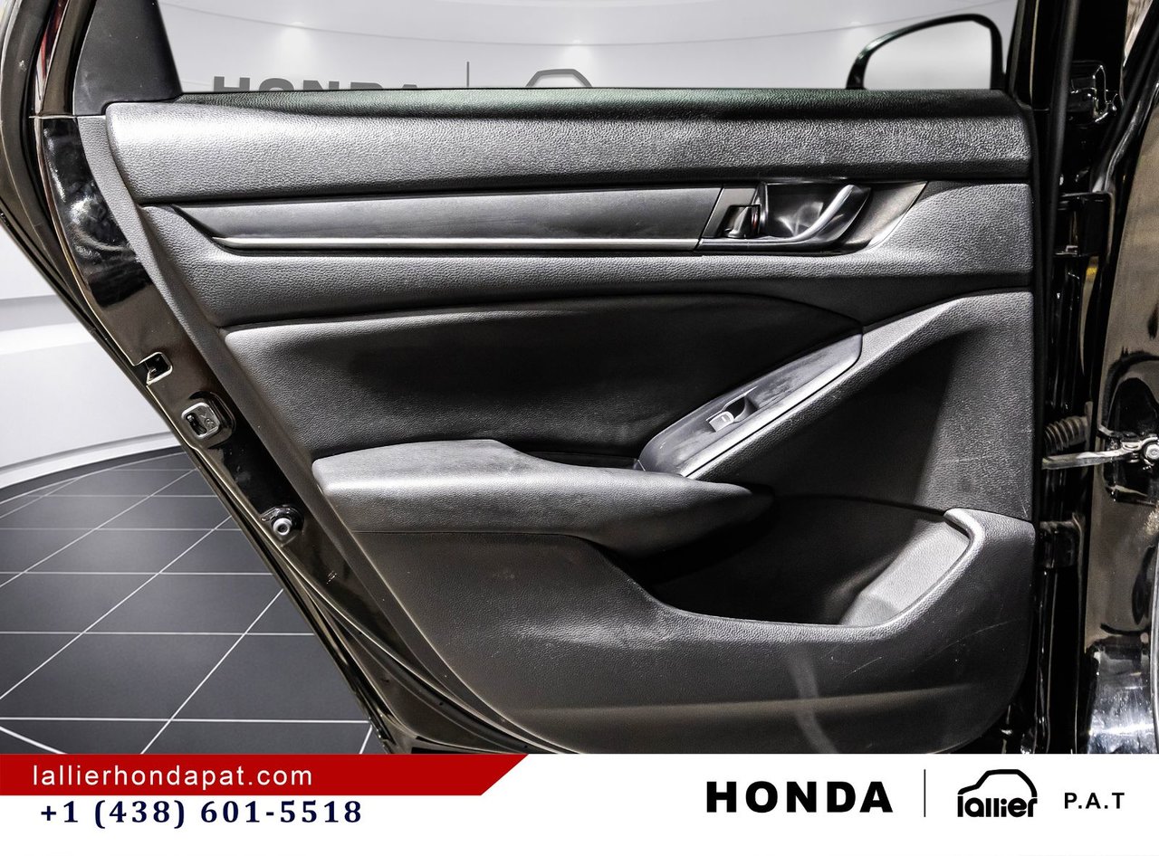 2019 Honda Accord Sedan - Image 12