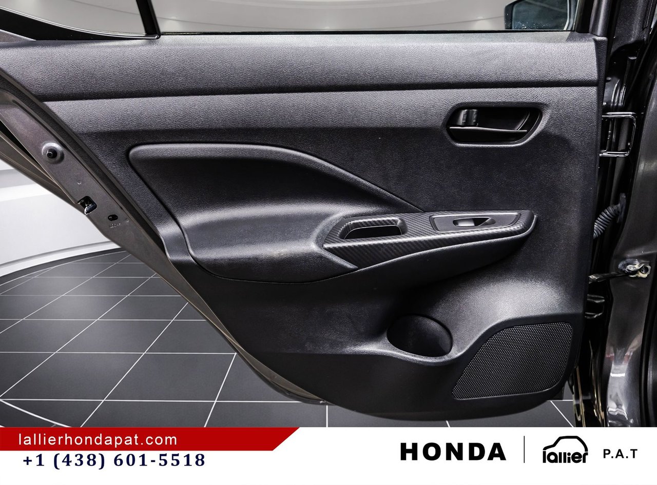 2022 Nissan Versa - Image 12