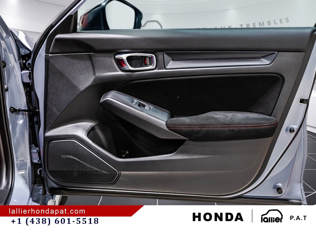2023 Honda Civic Type R - Image 16