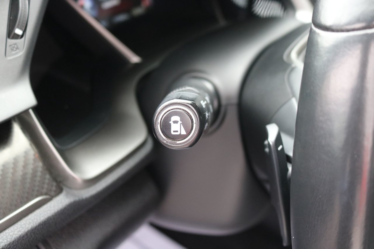 2017 Honda Civic Hatchback - Image 23