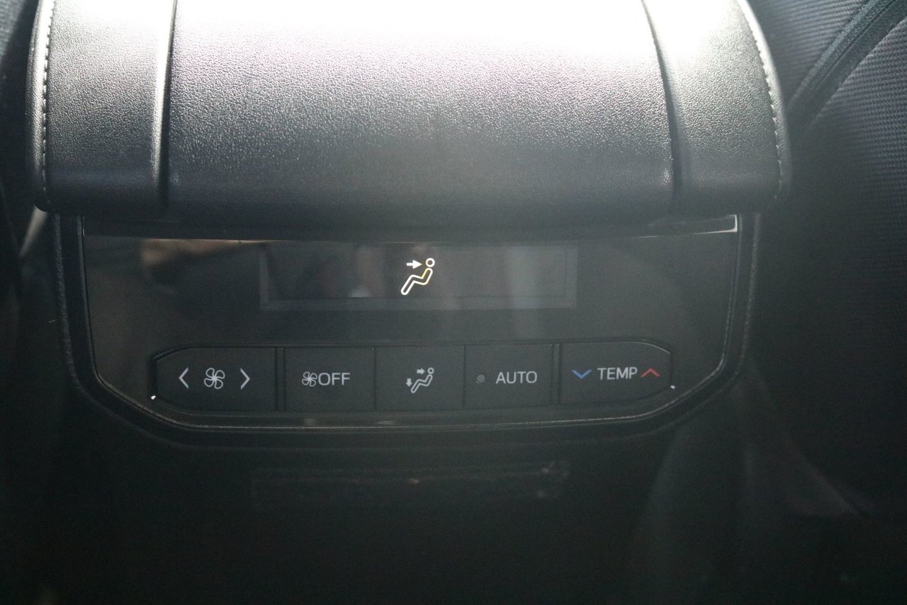 2020 Toyota Highlander - Image 10