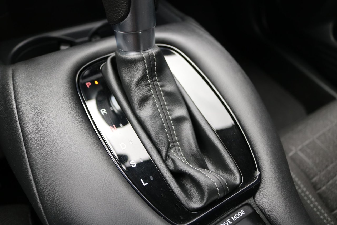 2025 Honda HR-V - Image 16
