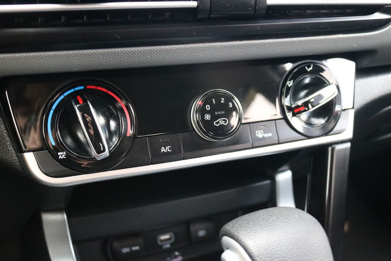 2021 Kia Seltos - Image 16