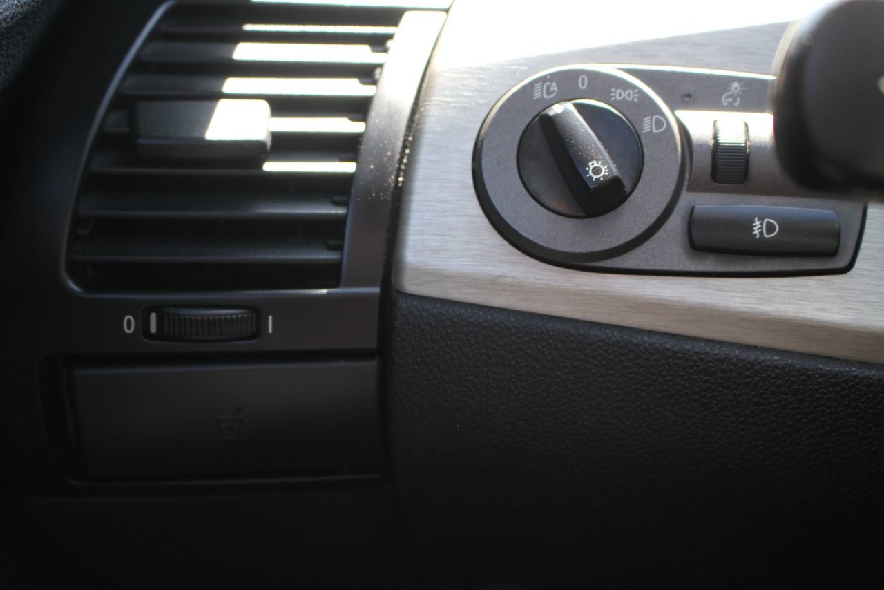 2004 BMW Z4 - Image 11
