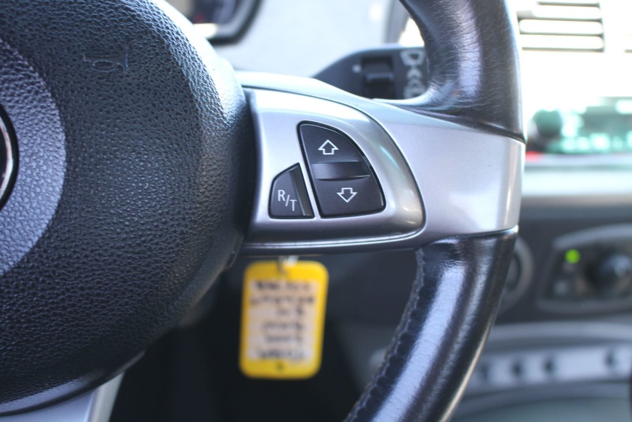 2004 BMW Z4 - Image 12