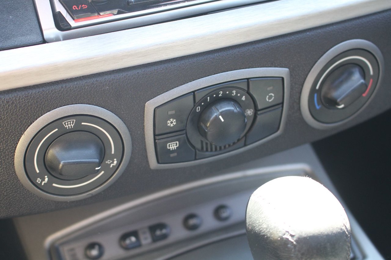 2004 BMW Z4 - Image 15