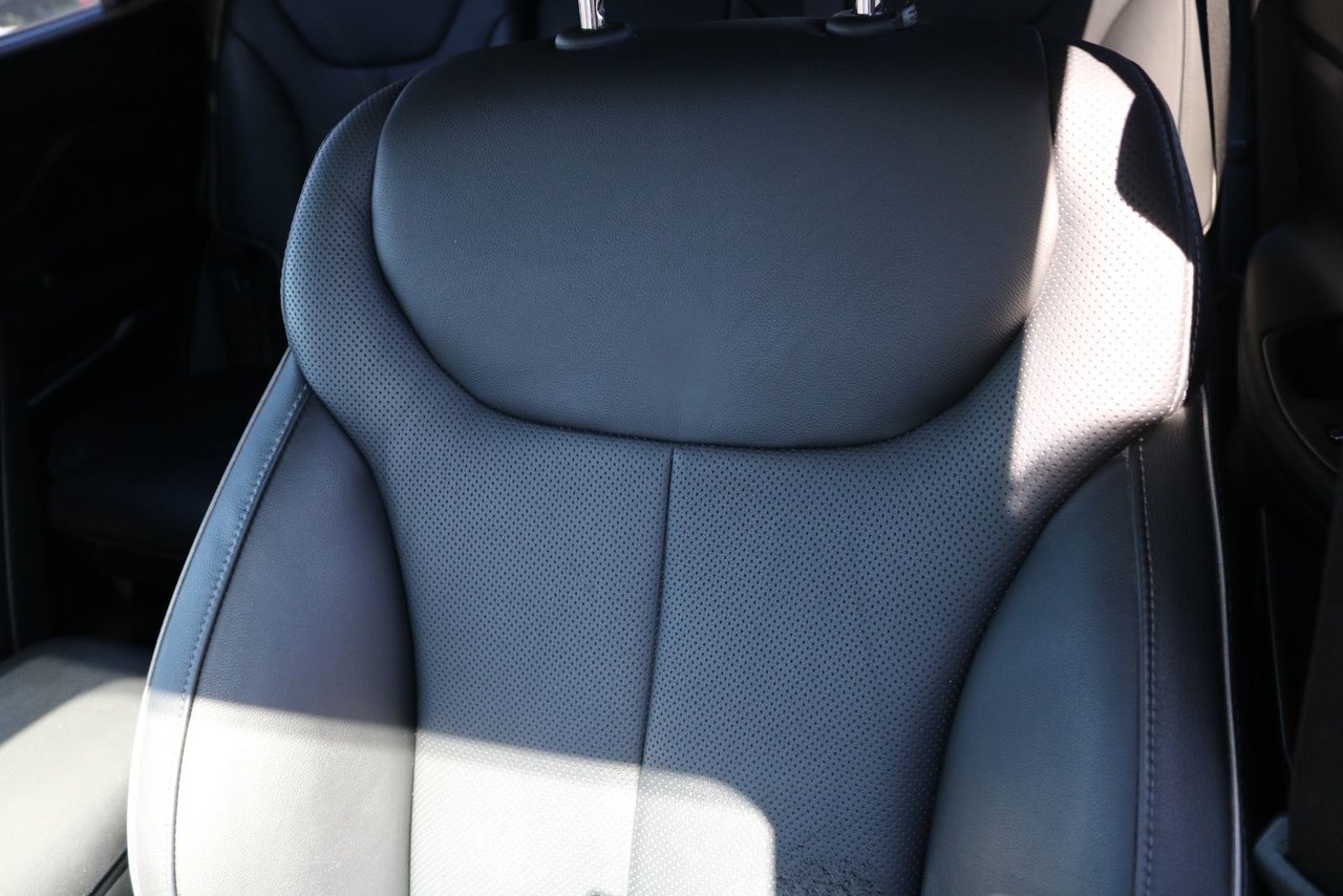 2022 Hyundai Santa Fe - Image 20