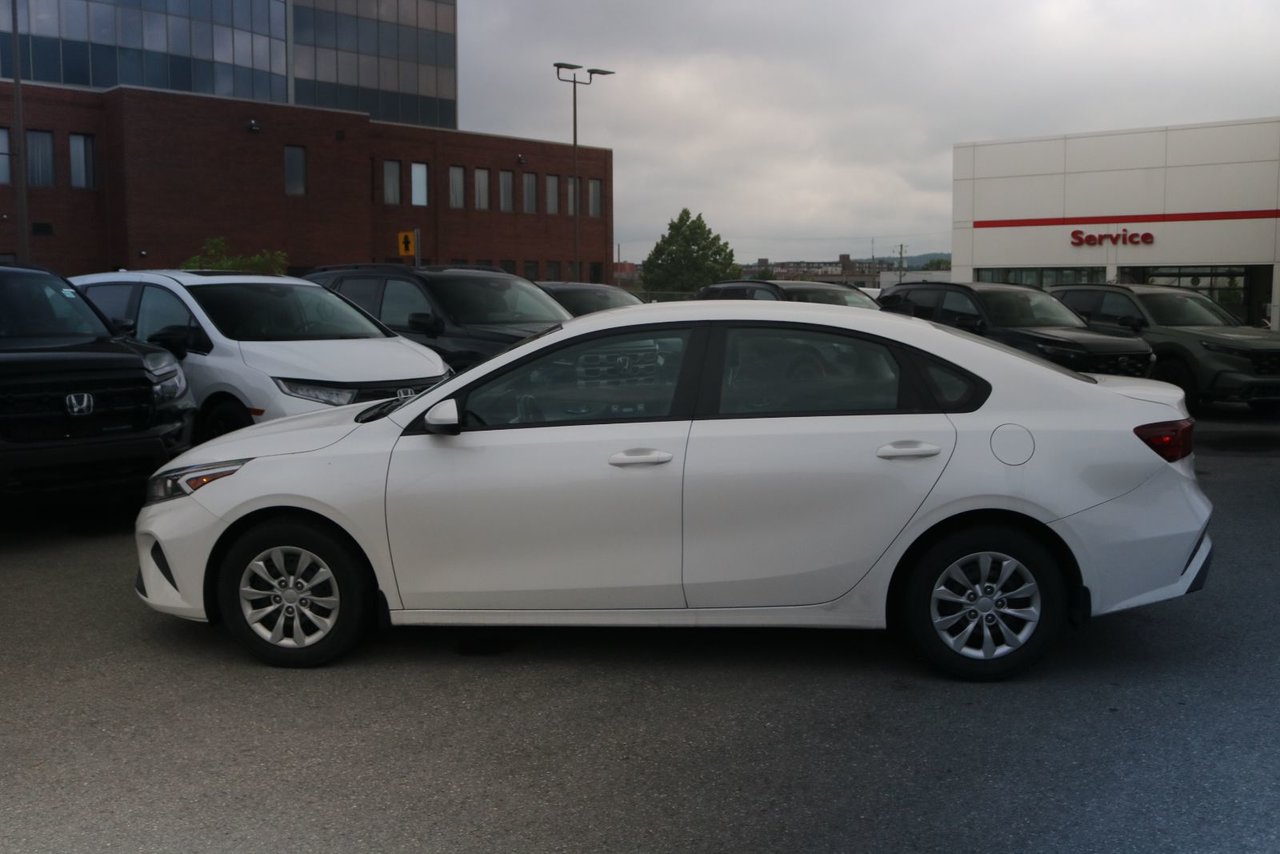 2023 Kia Forte - Image 2