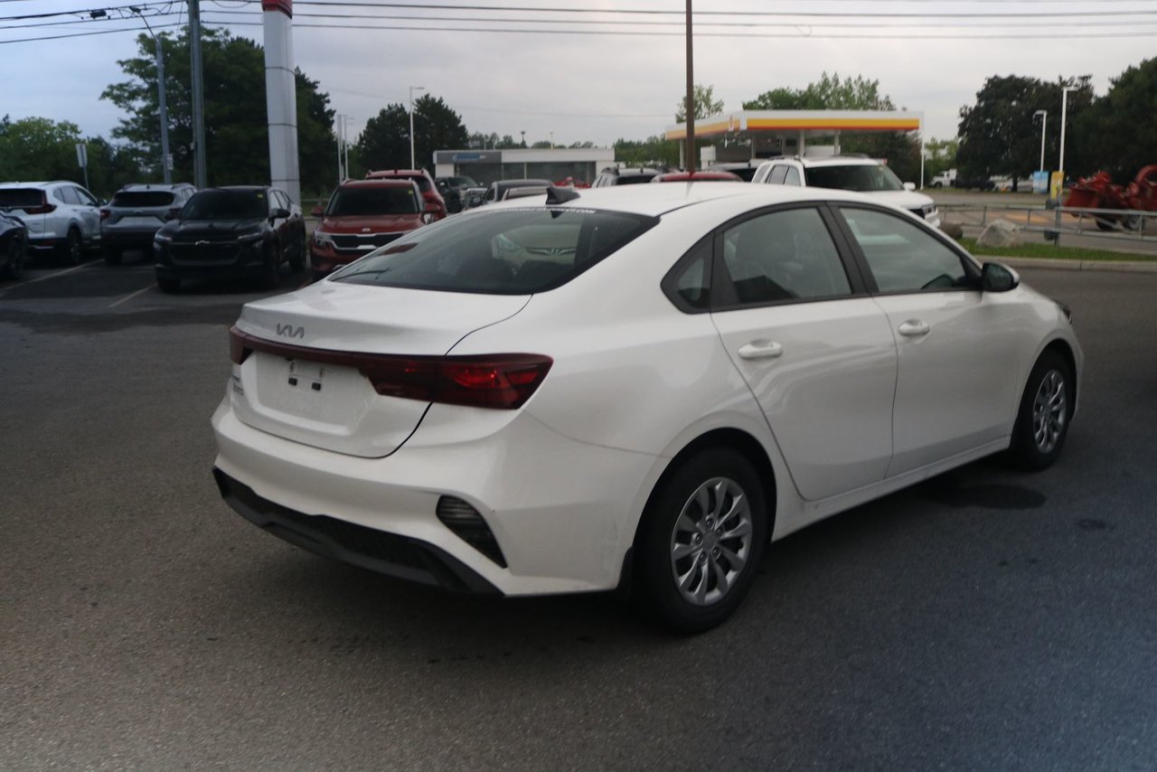 2023 Kia Forte - Image 4