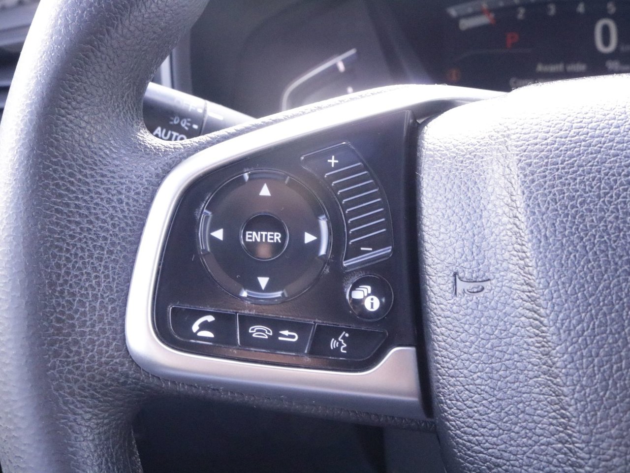 2017 Honda CR-V - Image 12