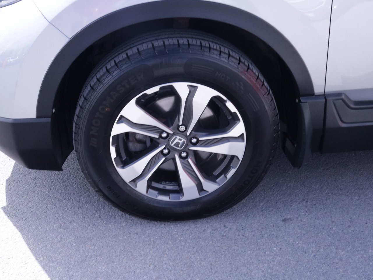 2017 Honda CR-V - Image 22