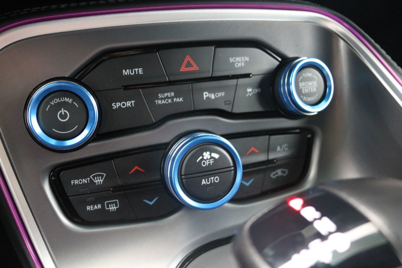 2021 Dodge Challenger - Image 24