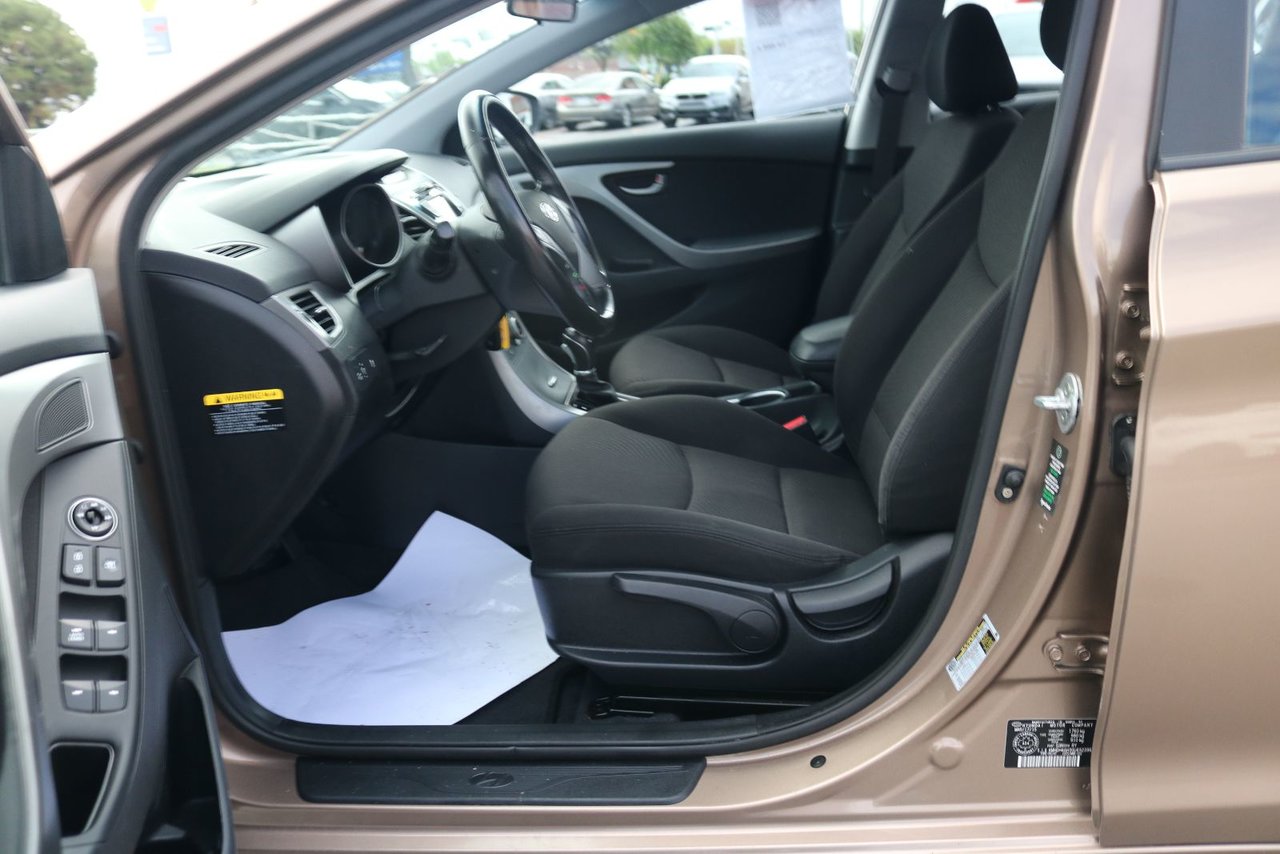 2016 Hyundai Elantra - Image 7