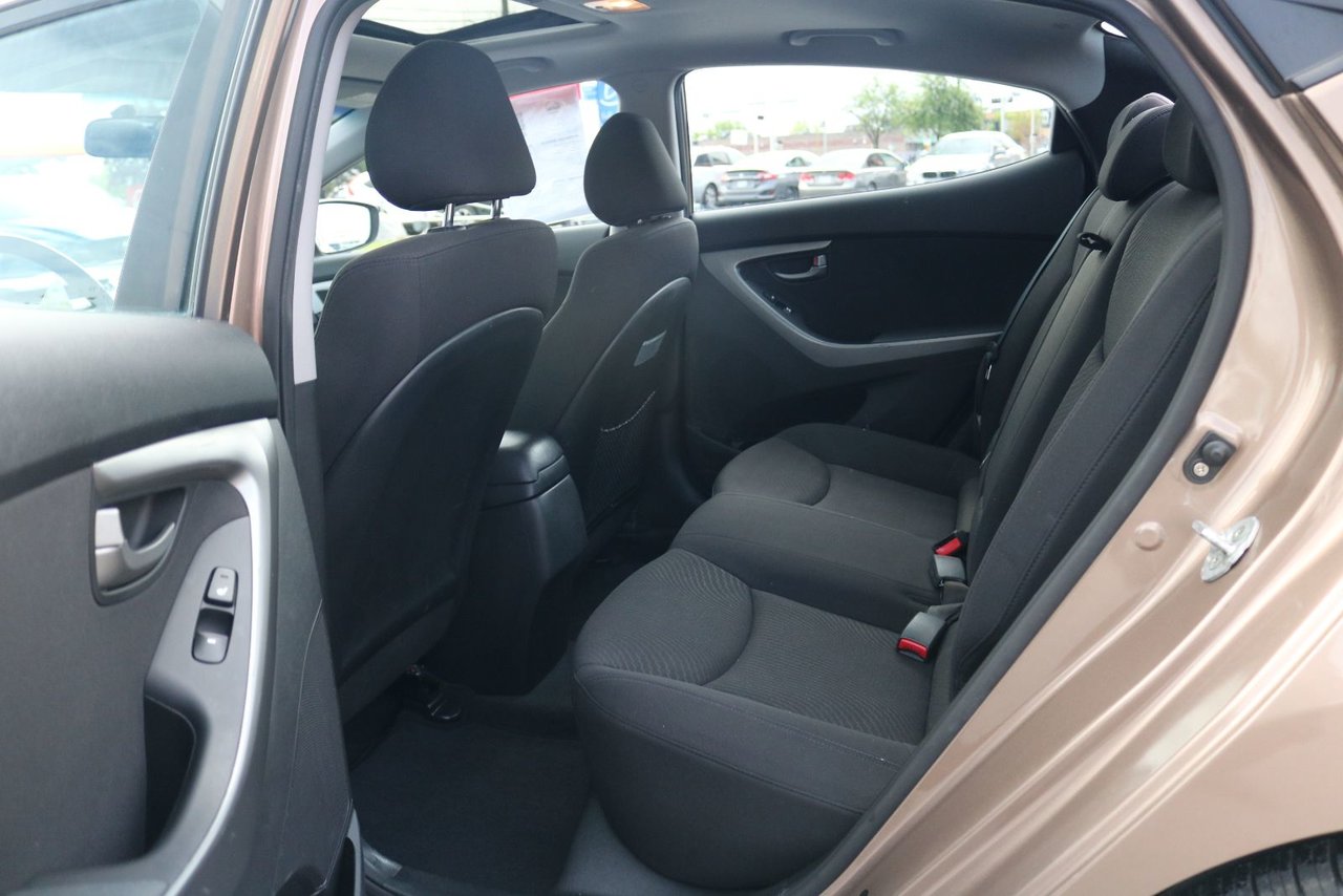 2016 Hyundai Elantra - Image 8