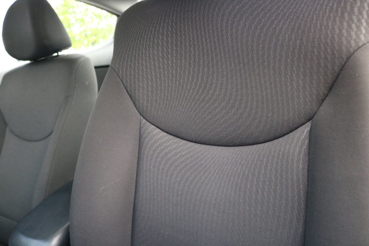 2016 Hyundai Elantra - Image 18