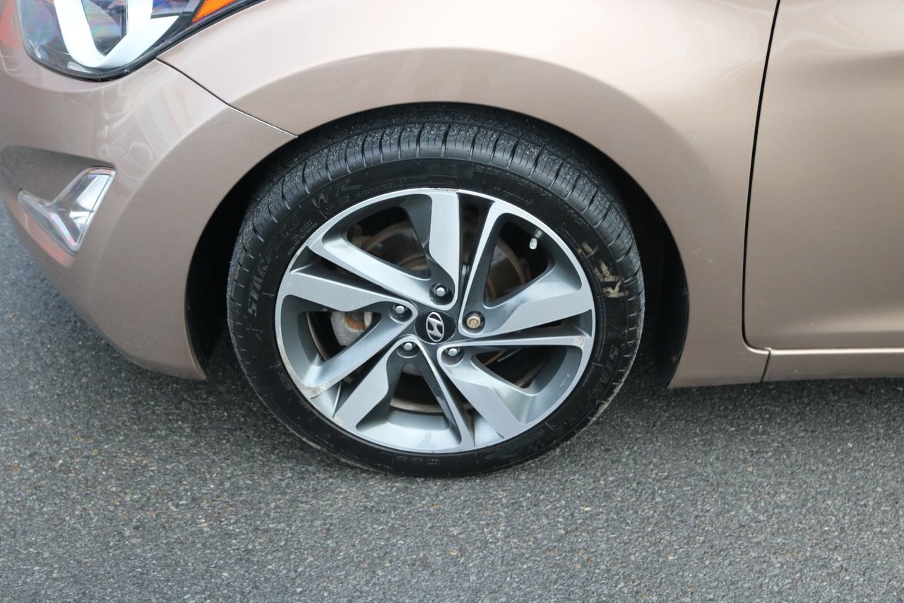 2016 Hyundai Elantra - Image 20