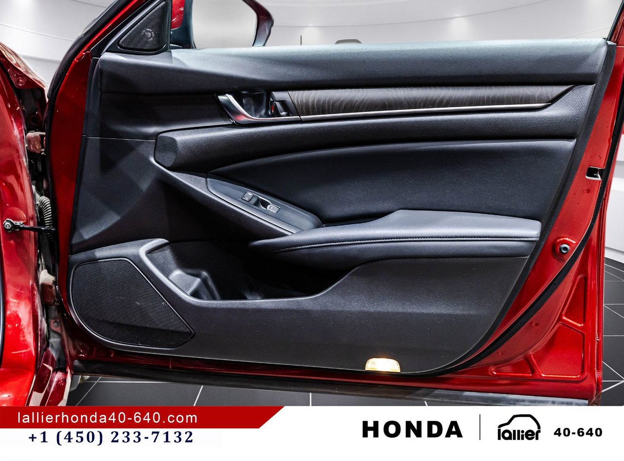 2018 Honda Accord Sedan - Image 17